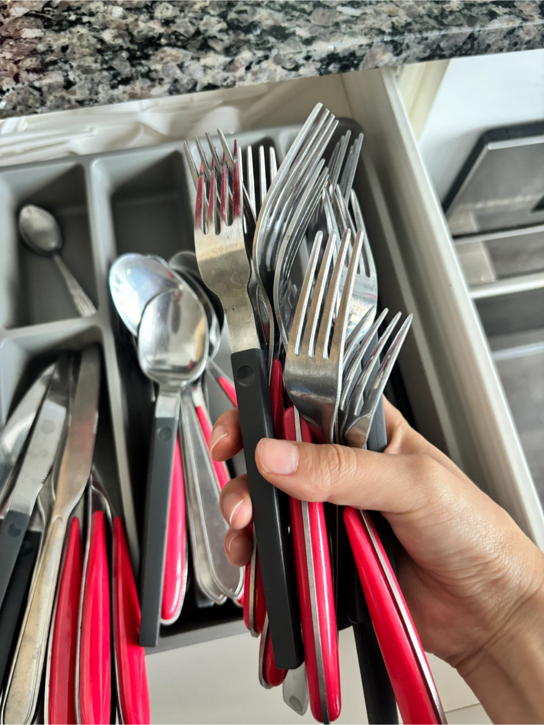 MOVING OUT SALE Mixed Cutlery Set + organizer - photo 2