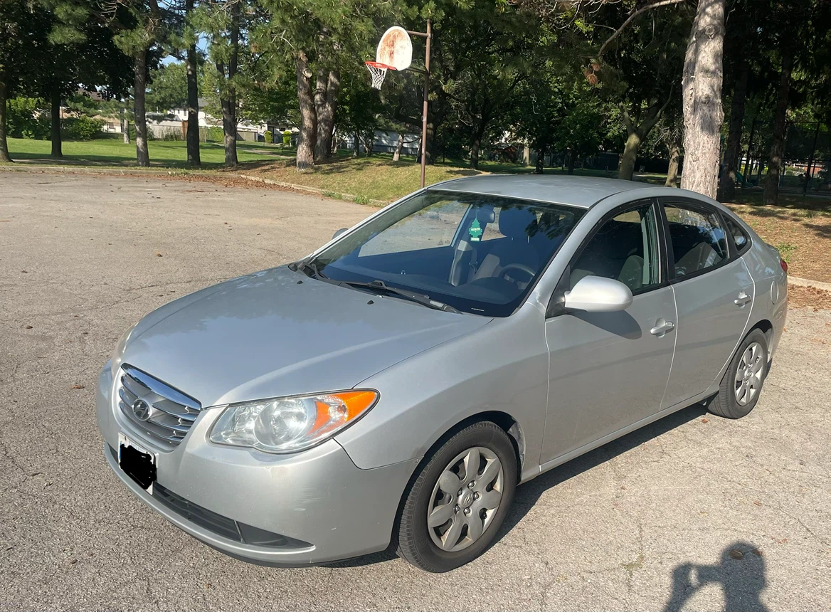 2010 Hyundai Elantra | Silver | 202,550km
