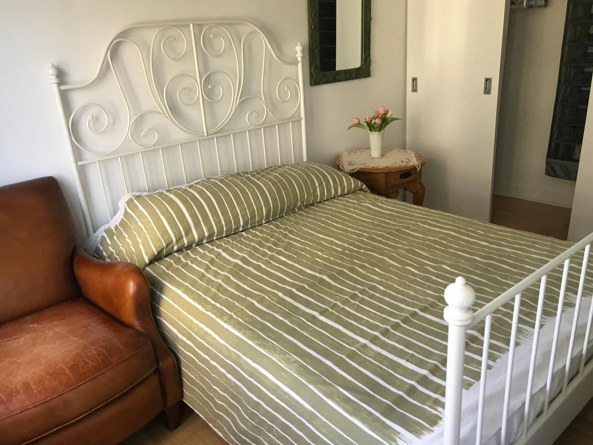Looking for short term female roommate - photo 2