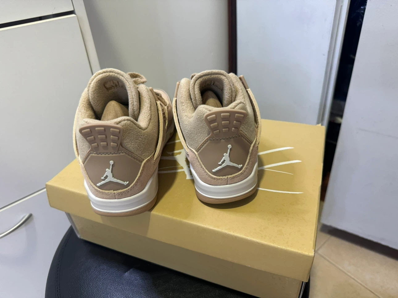 Air Jordan 4 Retro Shimmer Size 7.5 - photo 2