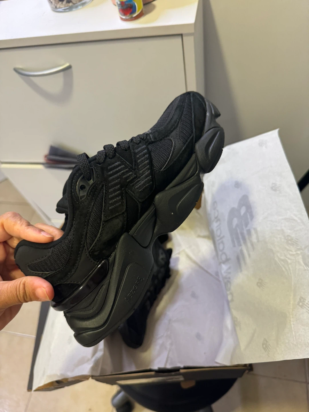 New Balance 9060 Triple Black Sneakers US 8 - photo 2