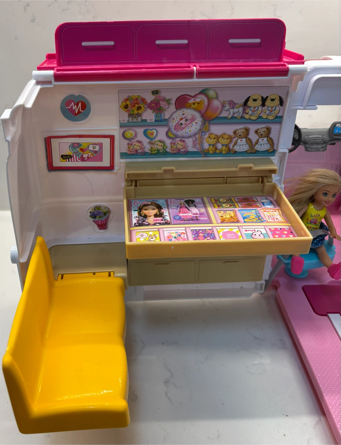2017 Mattel Barbie Care Clinic 17” Ambulance, +3 Figures - photo 4