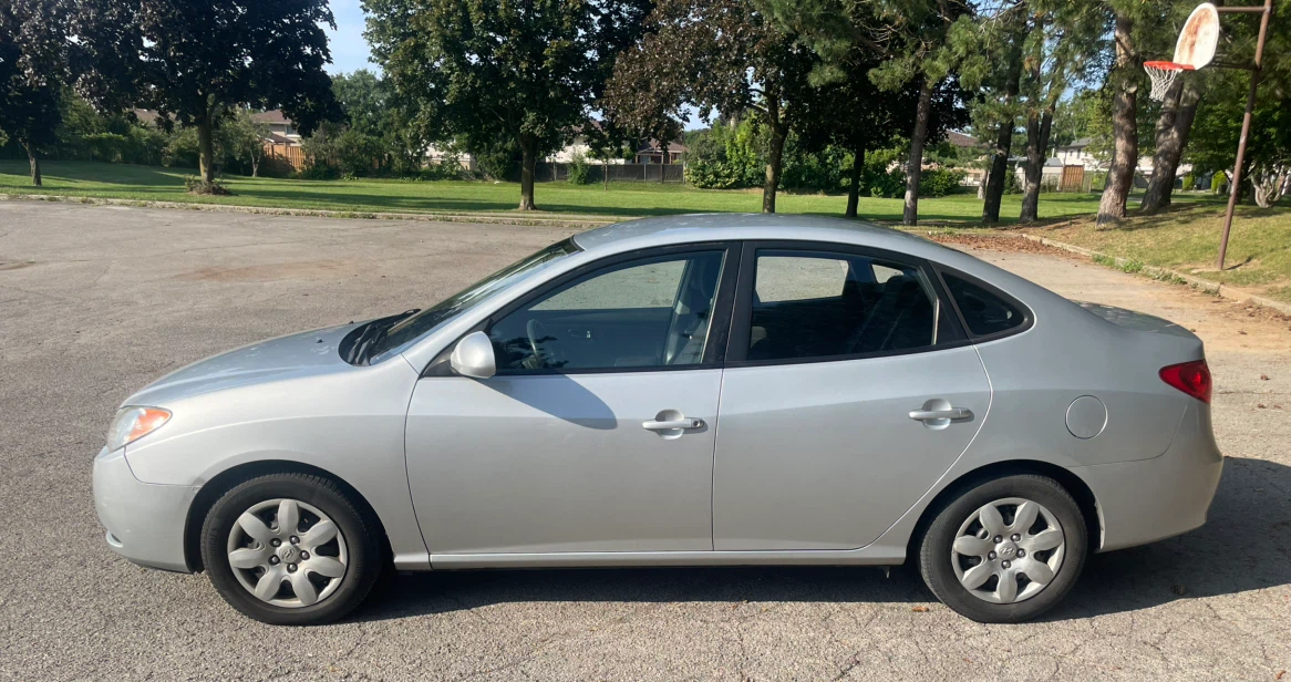 2010 Hyundai Elantra | Silver | 202,550km - photo 2