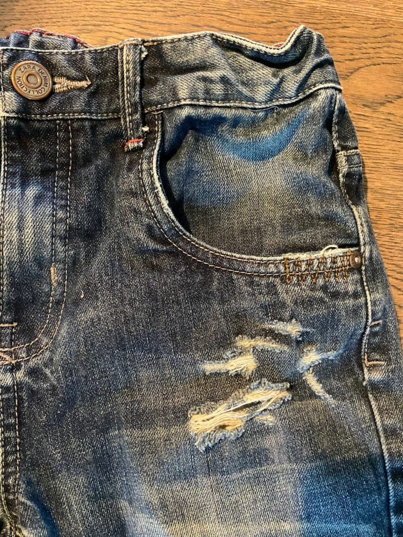 EUC: Zara Boys Distressed Blue Denim Jeans 9/10 yrs - photo 5