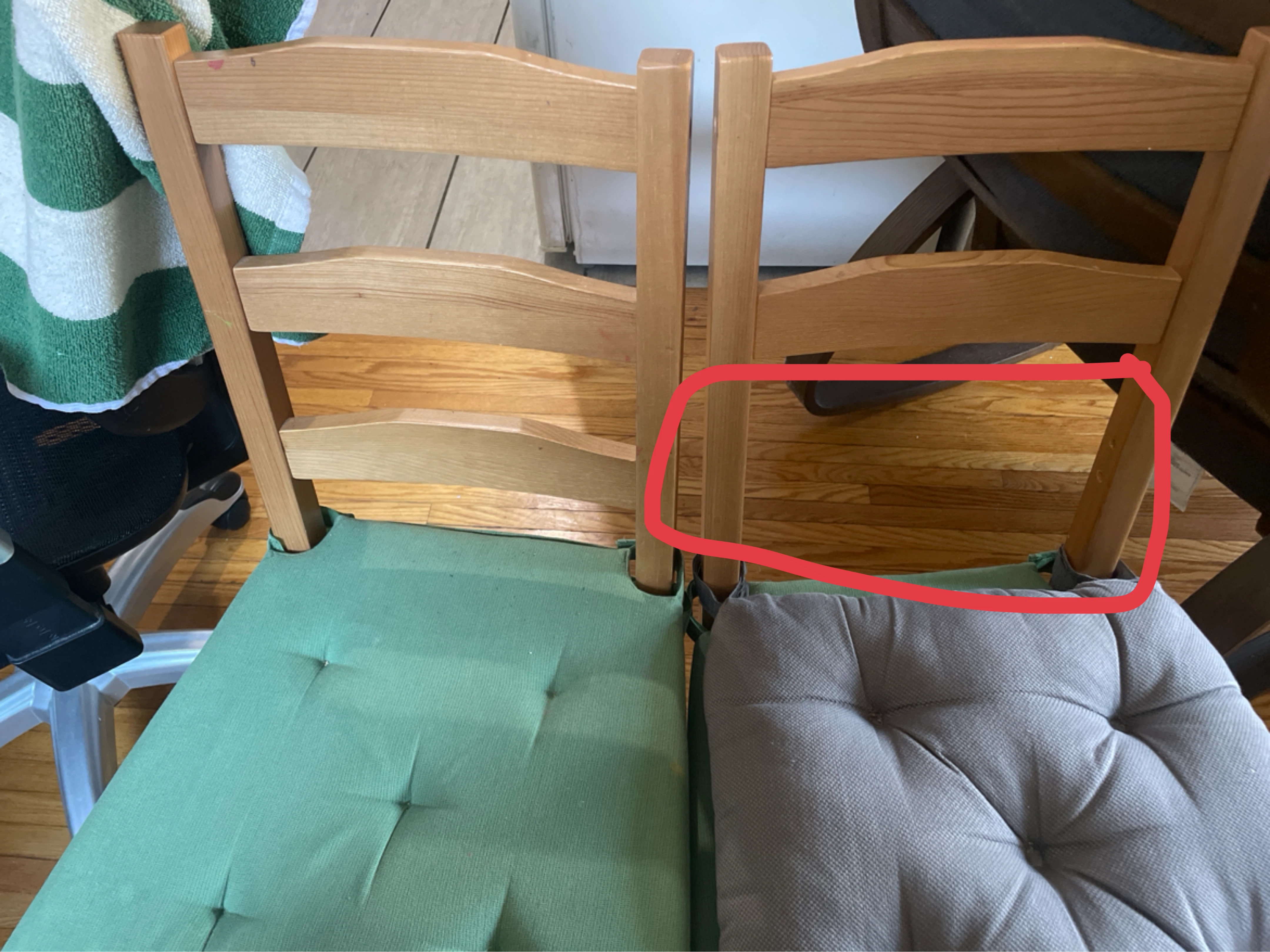 Ikea Dining table and Chairs with Cushions - photo 4