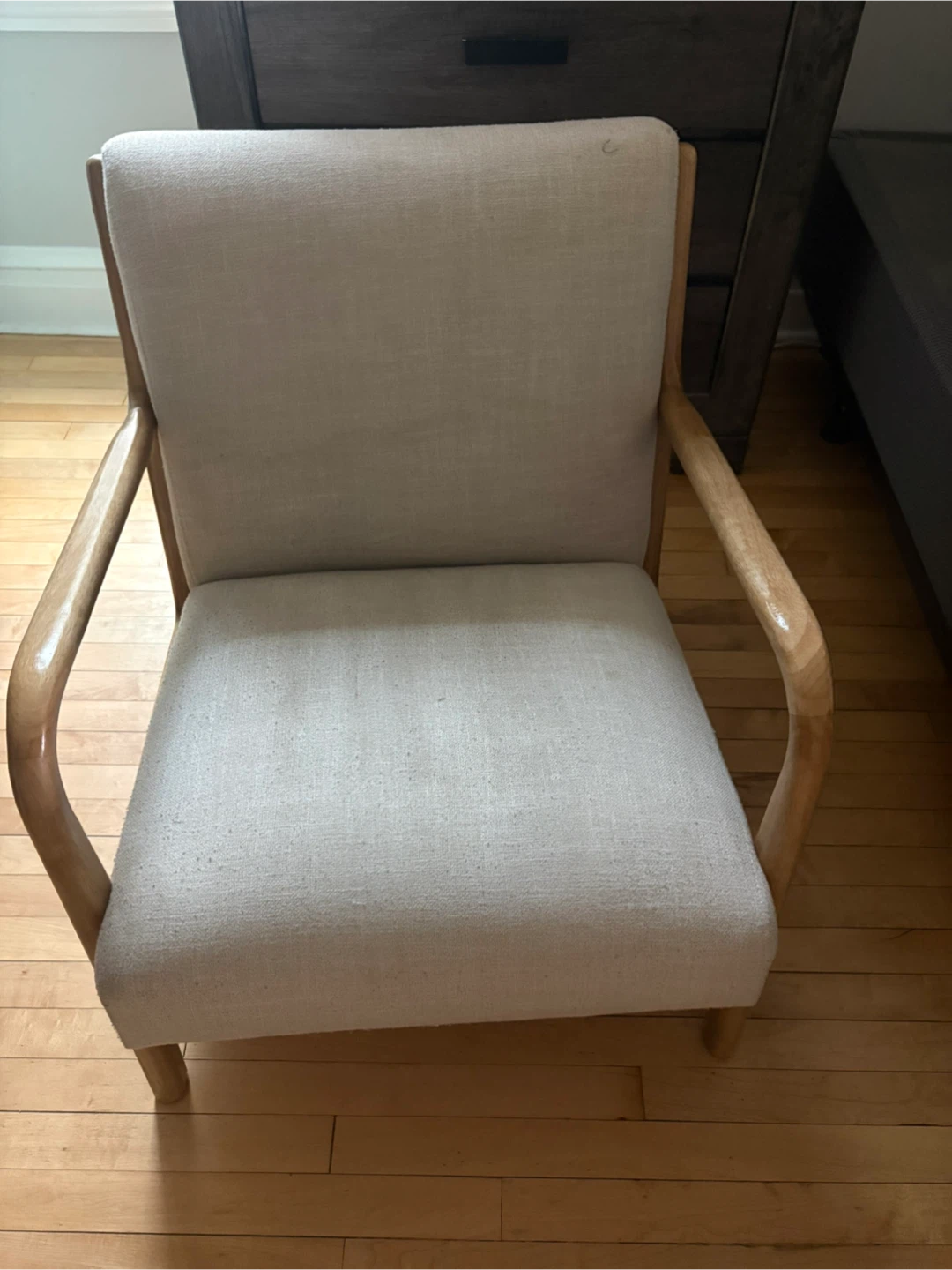 Armchair with wooden frame - photo 2