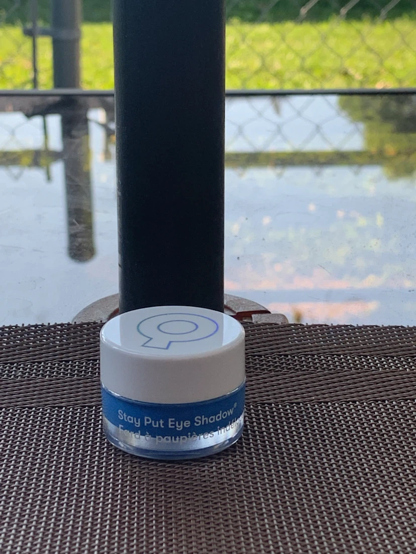 QUO Beauty Stay Put Eye Shadow