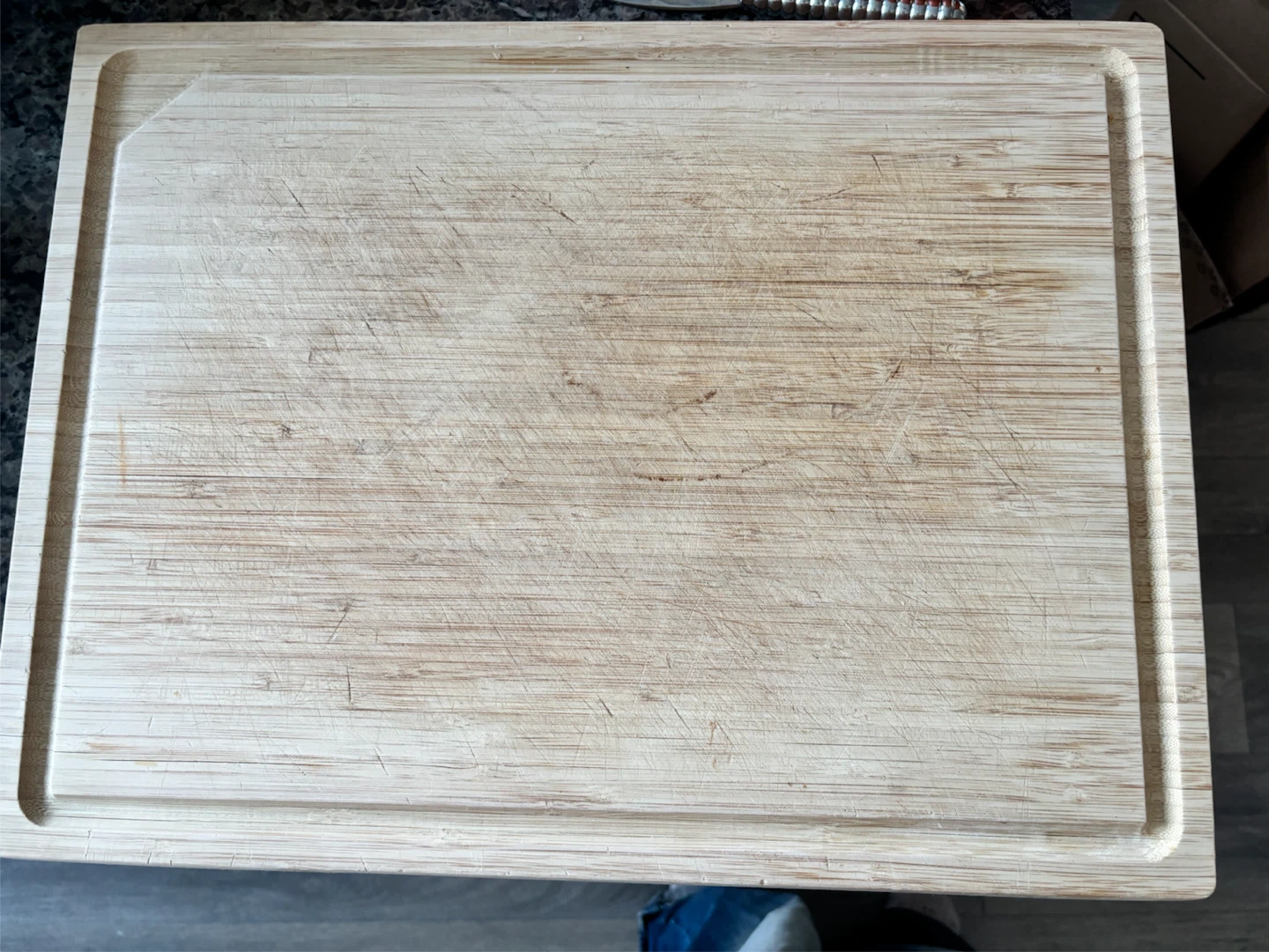 Moving out sale 2 cutting boards & IKEA Knife - photo 4
