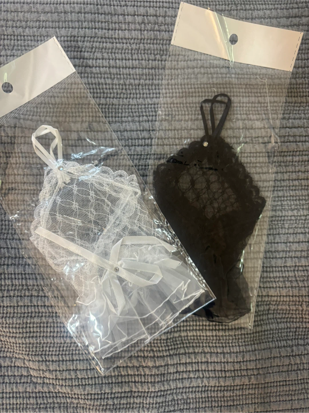 Pair of Lace Garter Set (Black & White)