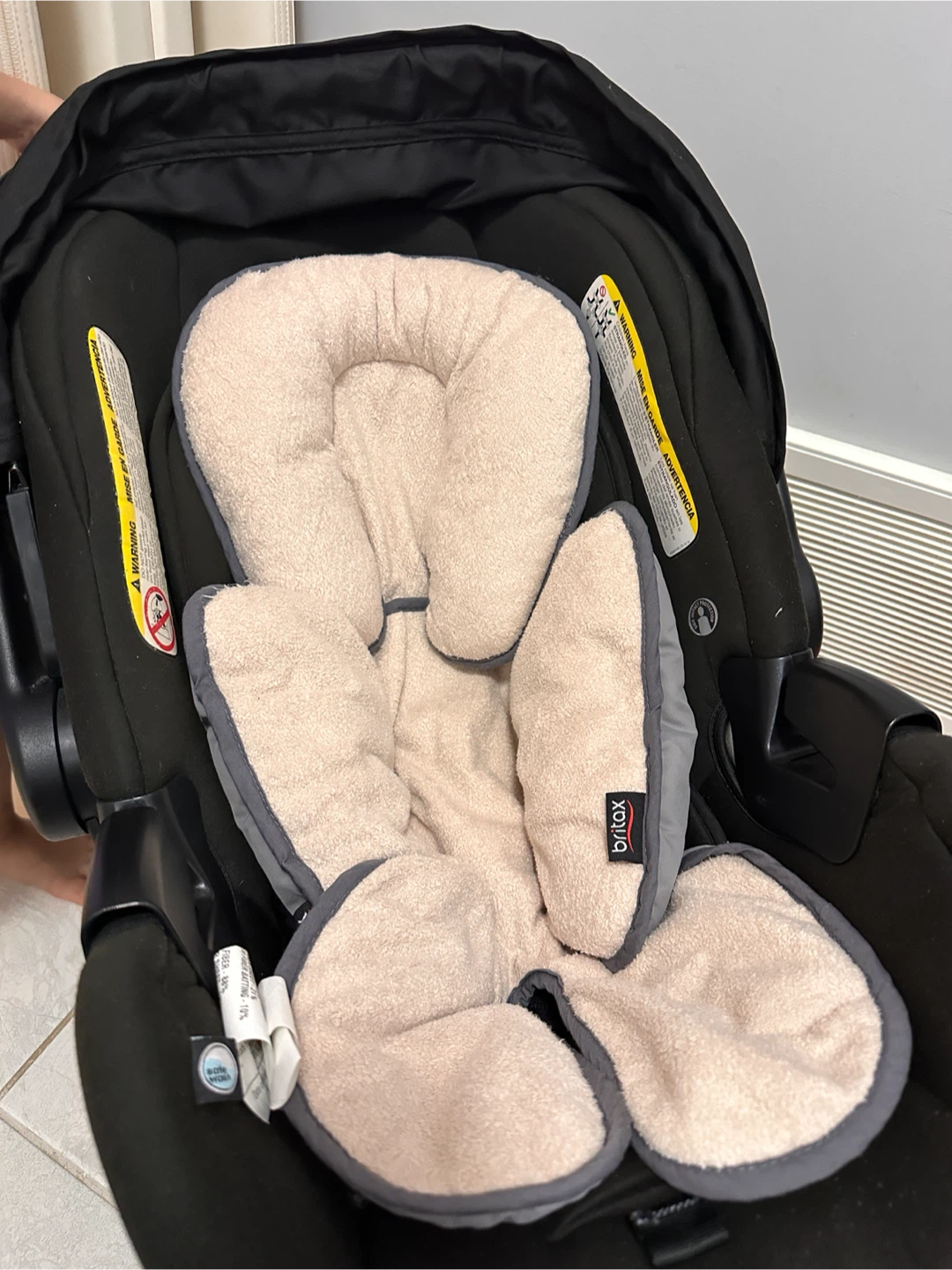 Britax baby seat insert - photo 2