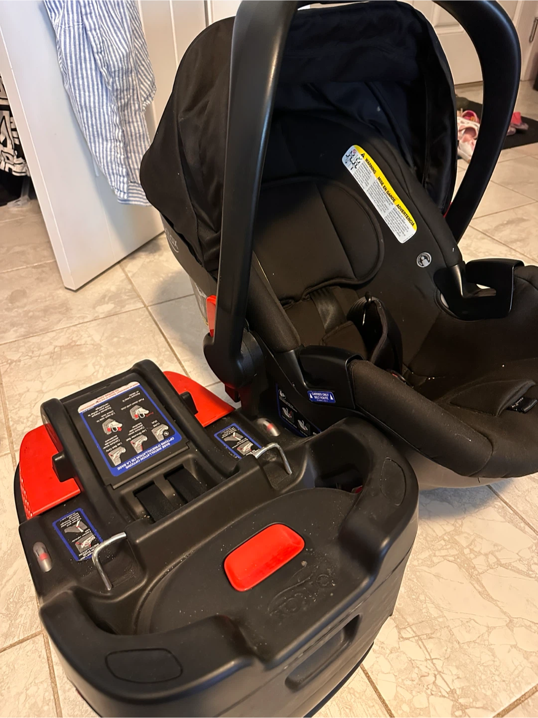 Britax infant car seat - photo 2
