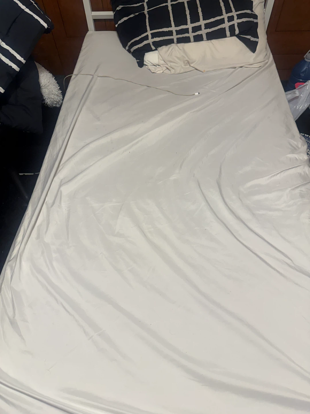 Twin mattress and bed frame - photo 2