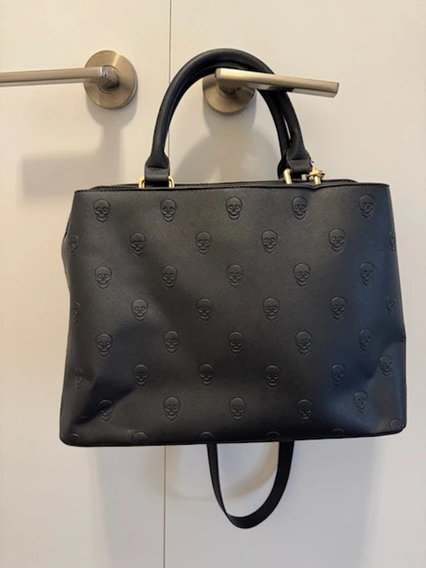 Betsey Johnson Black Skull Satchel Handbag - photo 2