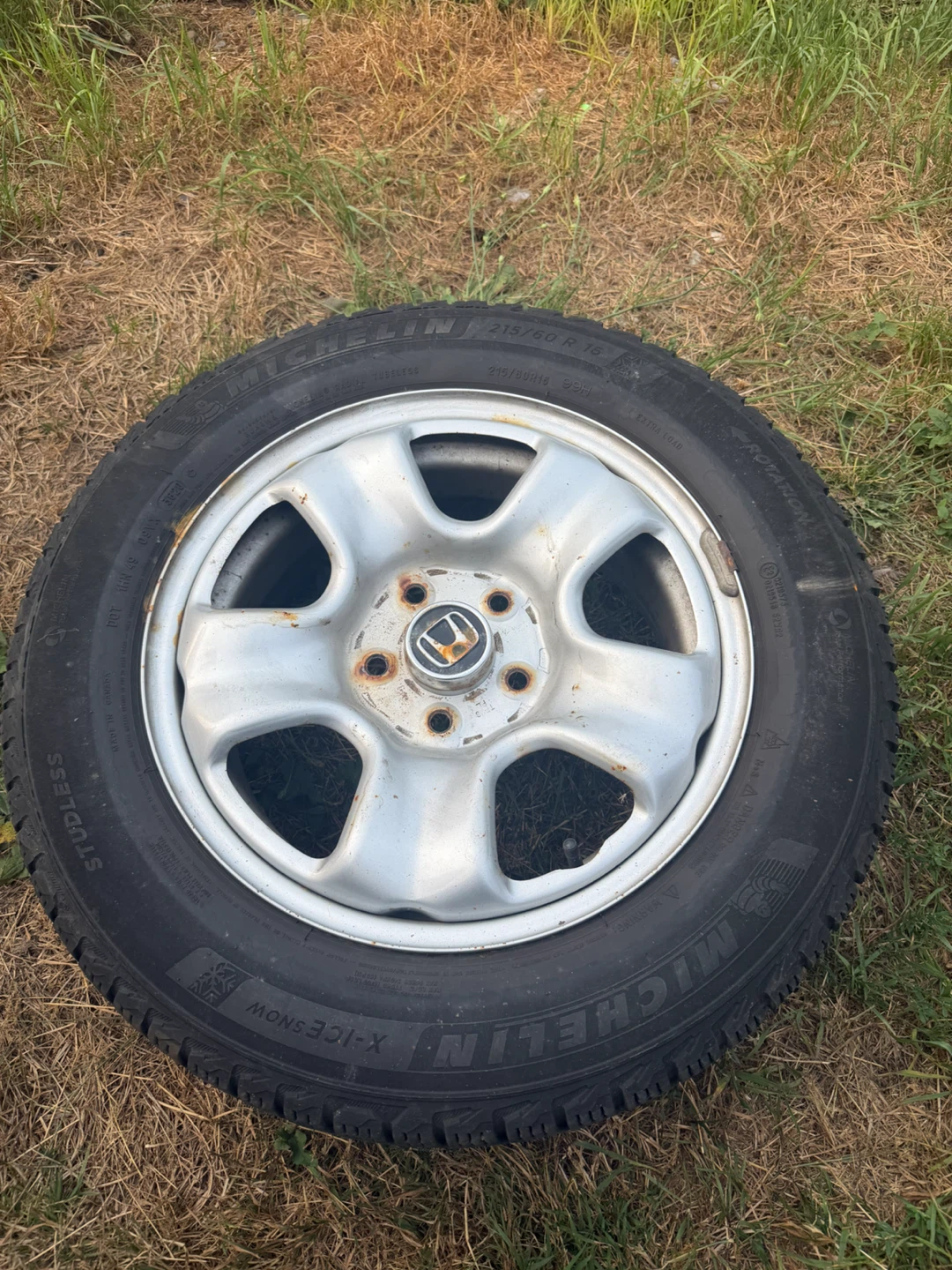 Michelin X-Ice Snow Winter Tire on Rim - 215/60R16 - photo 3