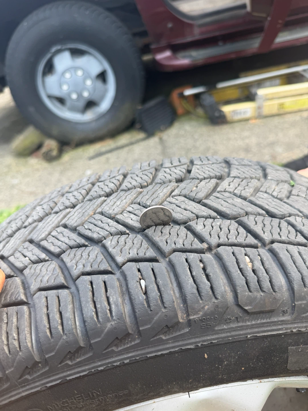 Michelin X-Ice Snow Winter Tire on Rim - 215/60R16 - photo 4
