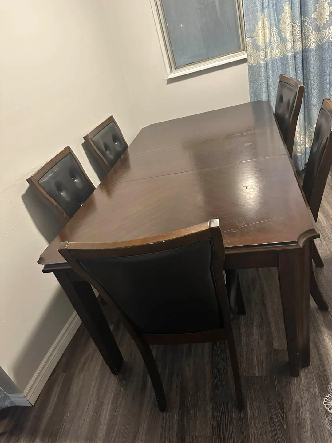 Dining table with 6 chairs