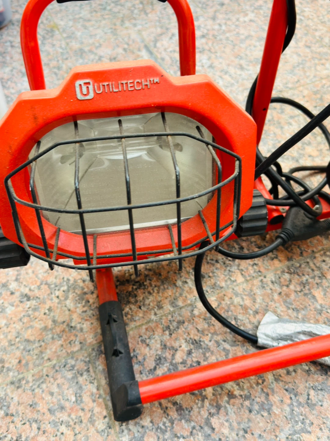 Utilitech Twin Head Work Light - photo 4