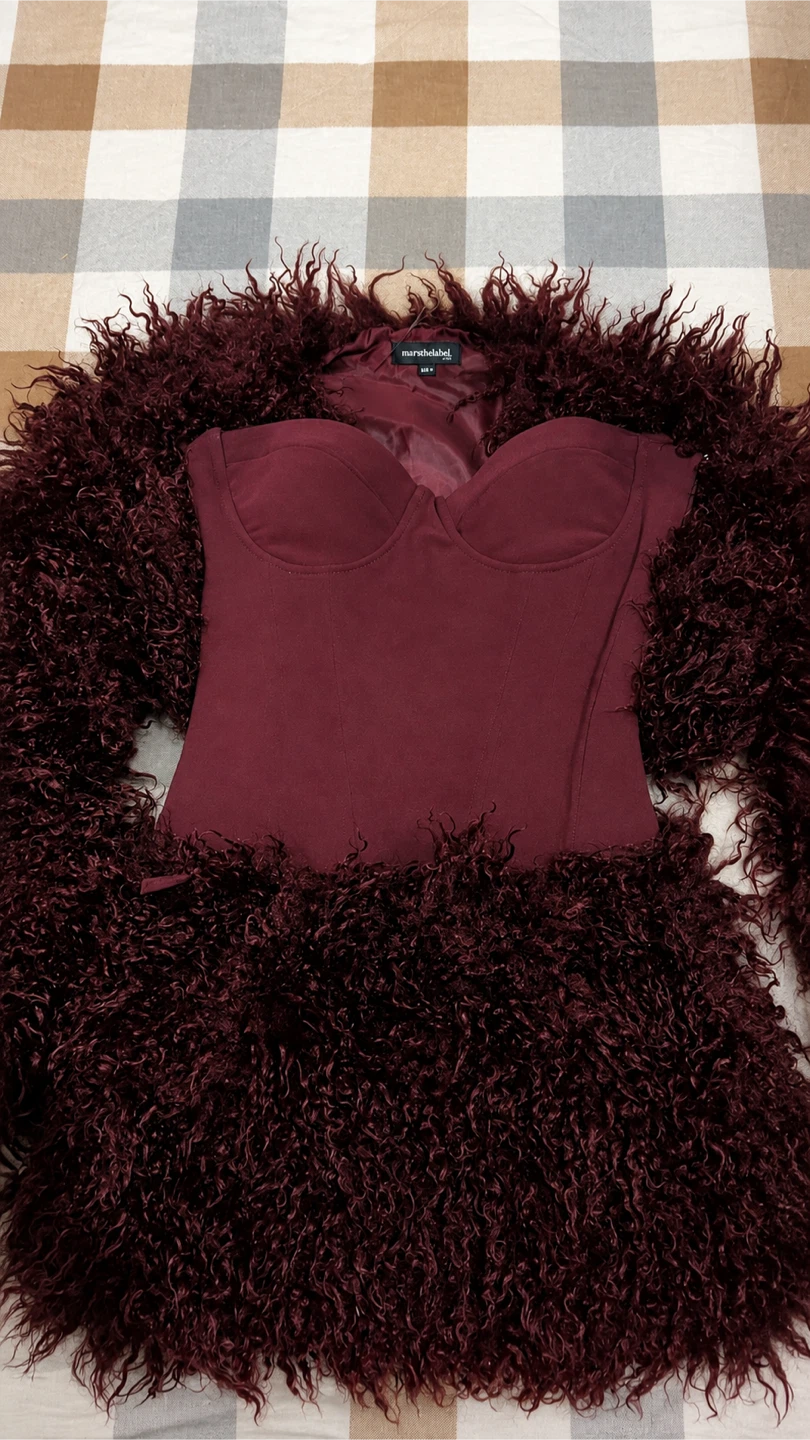 Marababel Burgundy Faux Fur Corset Top and Skirt Set - photo 5