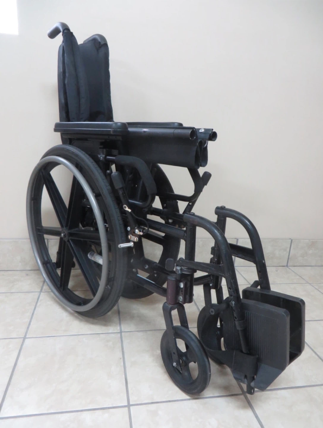 Foldable Wheelchair - photo 2