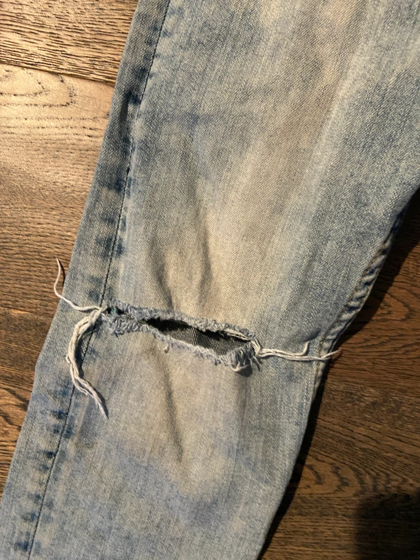 H&M Boys Light Wash Denim Jeans Size 8-9Y - photo 2