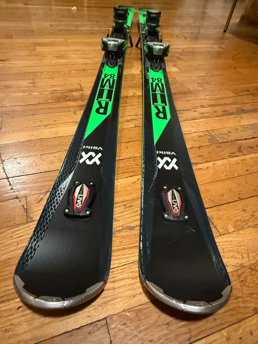 PERFECT Volkl RTM 84 Skis (172cm) + Adjustable Marker Bindings