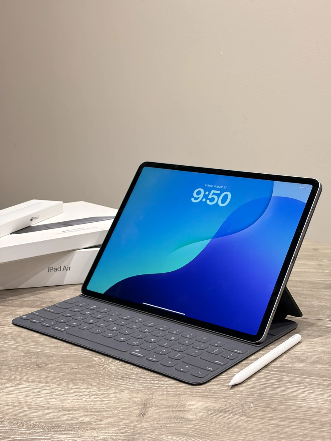 iPad Air 13" M3 (256GB, Cellular) Keyboard & Pencil - Open Box⁠