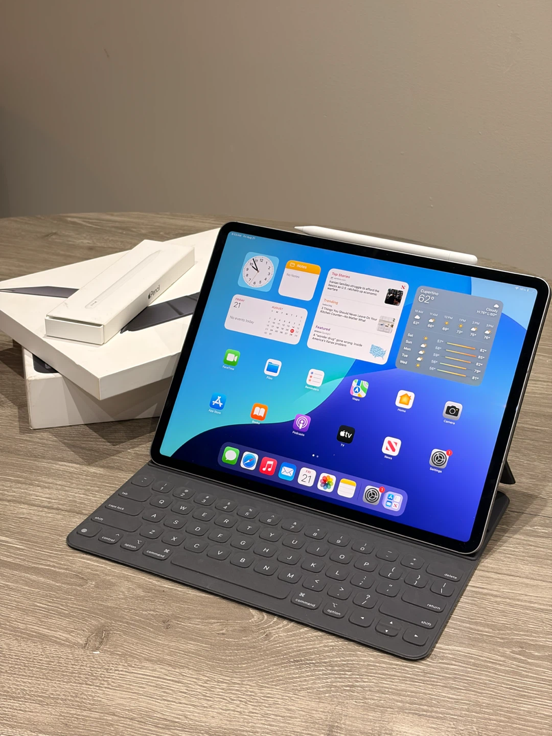 iPad Air 13" M3 (256GB, Cellular) Keyboard & Pencil - Open Box⁠ - photo 2