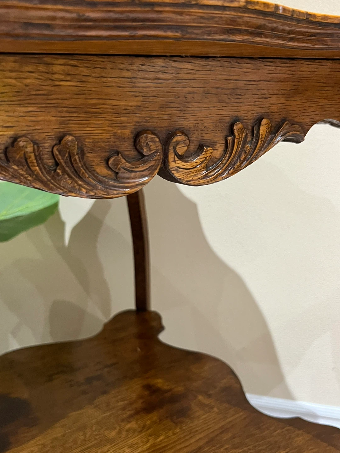 Antique Tiger Oak 2-Tier Parlor Table (Scalloped Edge) - photo 2