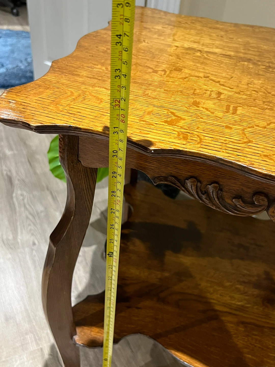 Antique Tiger Oak 2-Tier Parlor Table (Scalloped Edge) - photo 4