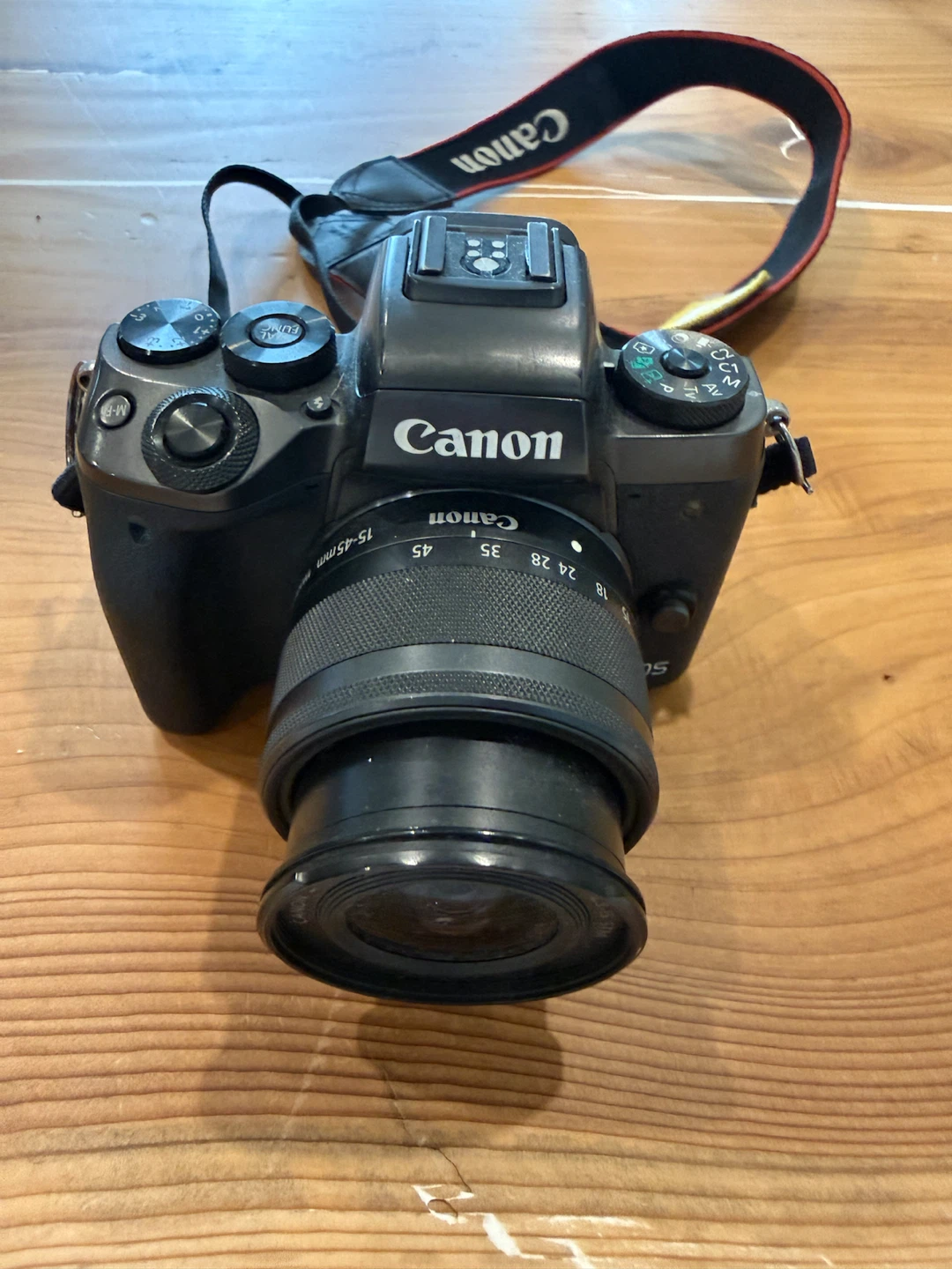 Canon EOS M50 Mirrorless Camera with 15-45mm Lens - photo 2