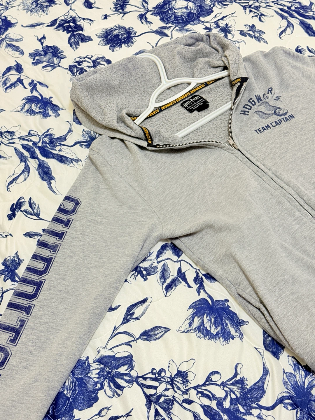 Harry Potter Hogwarts Seeker Team Captain Zip-Up Hoodie - photo 3