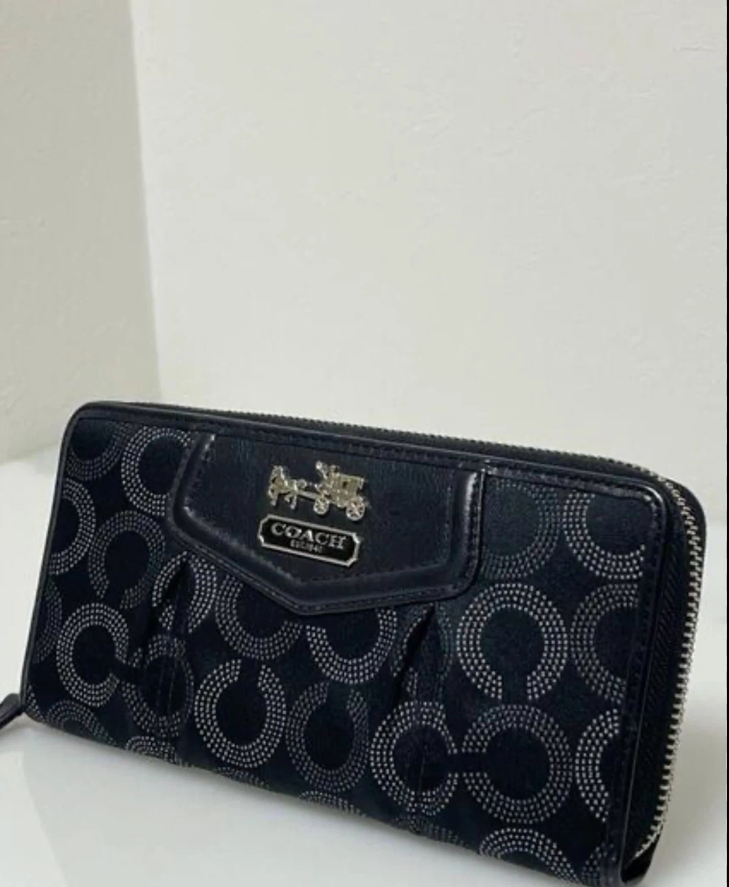 NWOT Coach Zip Around Wallet