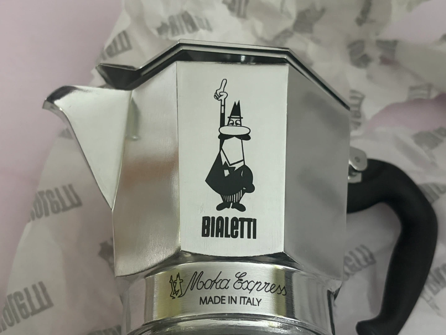 New Bialetti Moka Express 6-cup Stovetop Espresso Maker - photo 4