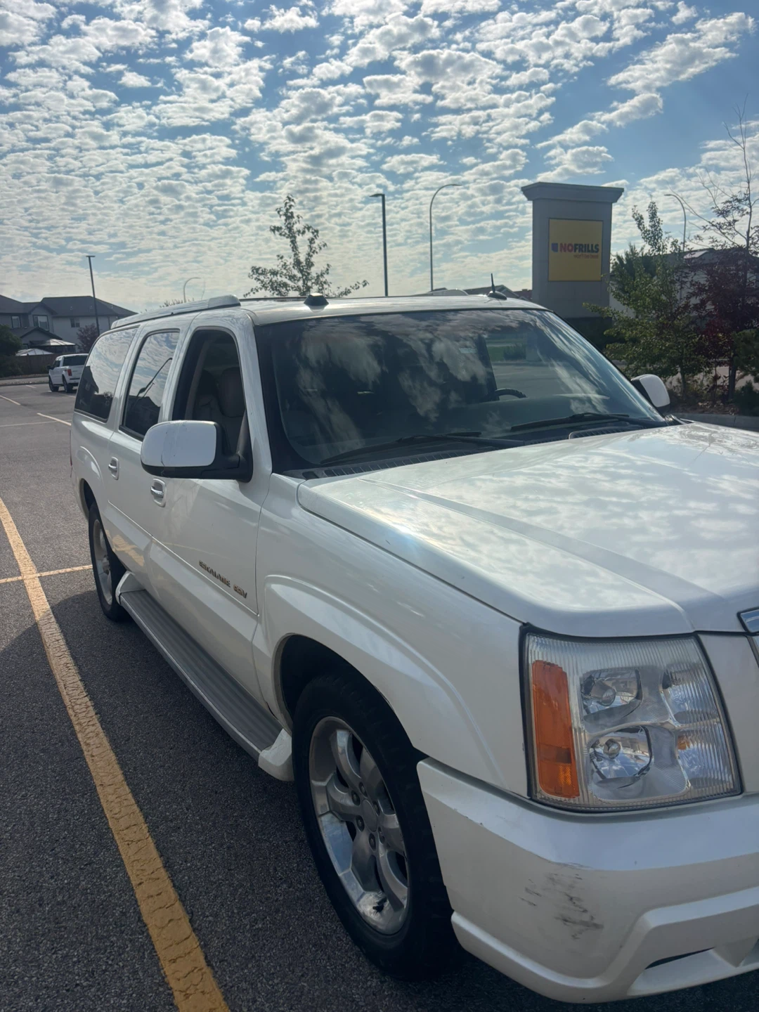 Cadillac Escalade ESV - photo 2