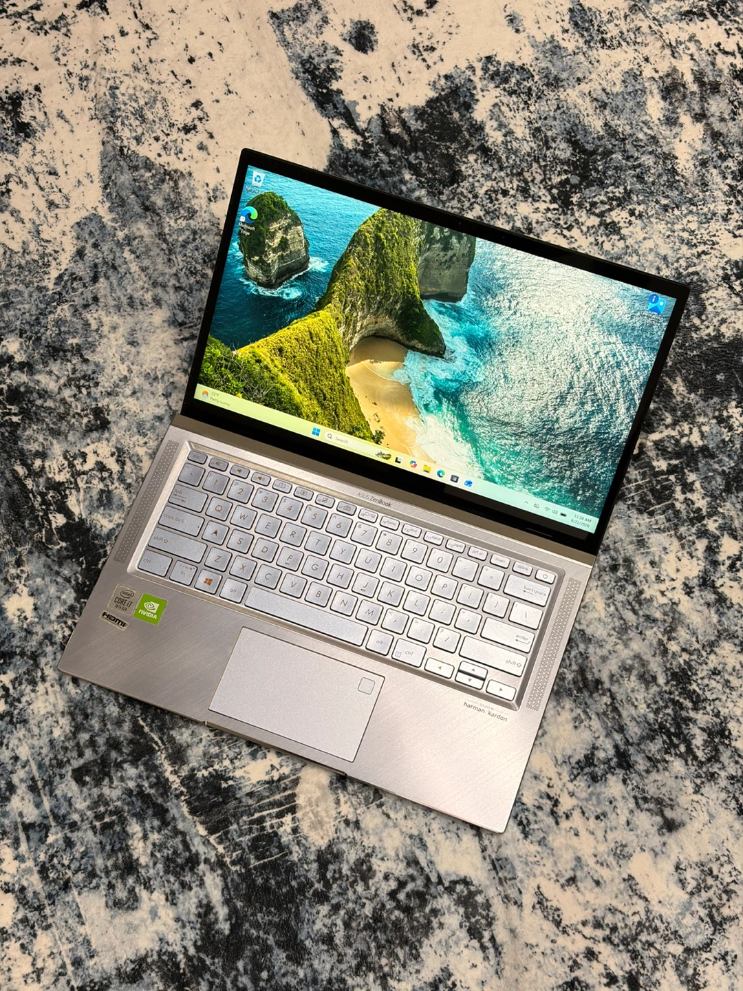 ASUS ZenBook 14 UX431 Laptop — i7-10th Gen / 8G / 256G / NVIDIA