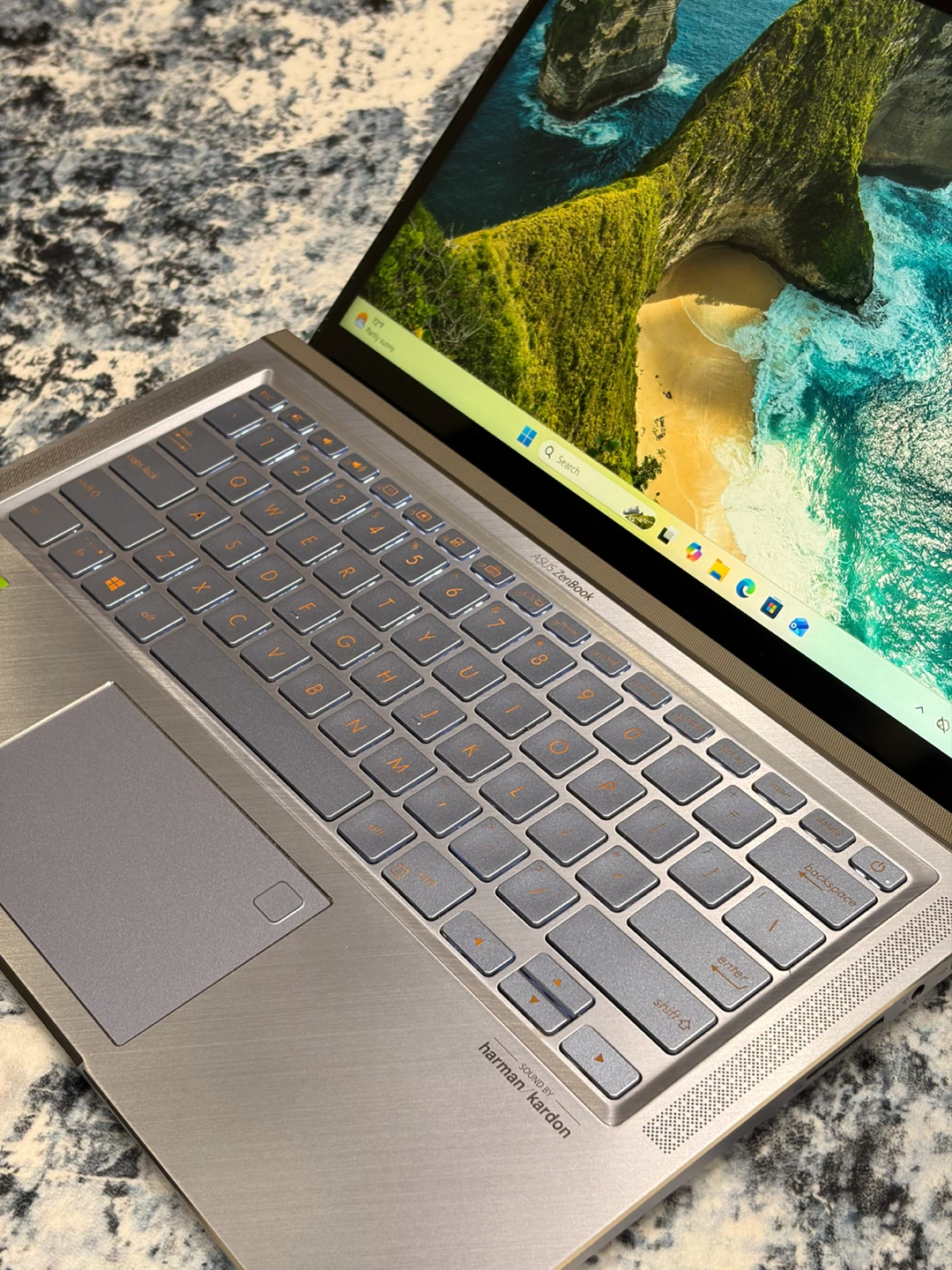 ASUS ZenBook 14 UX431 Laptop — i7-10th Gen / 8G / 256G / NVIDIA - photo 2
