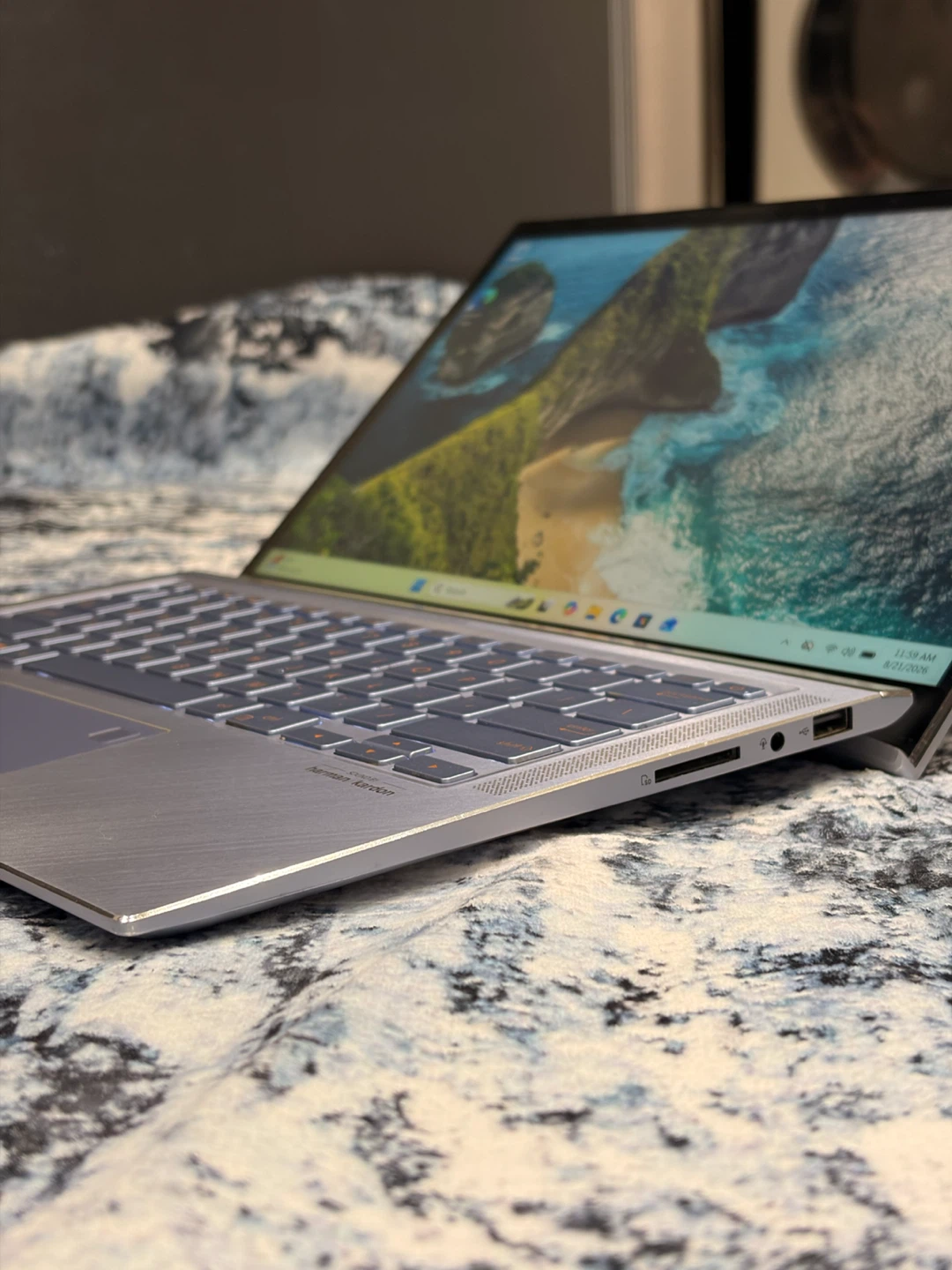 ASUS ZenBook 14 UX431 Laptop — i7-10th Gen / 8G / 256G / NVIDIA - photo 4
