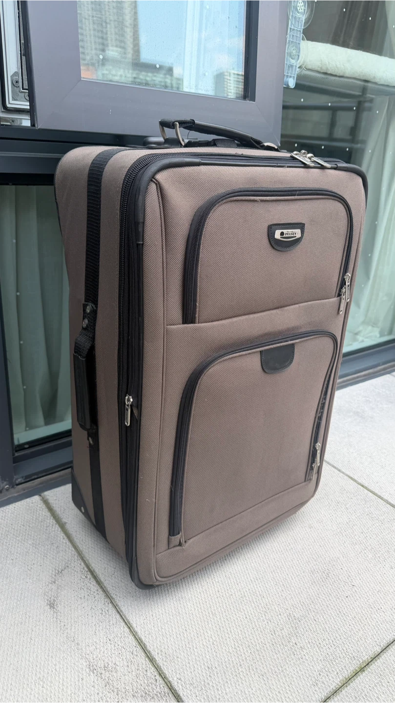 Medium Softside Expandable 2-Wheel Luggage - photo 3
