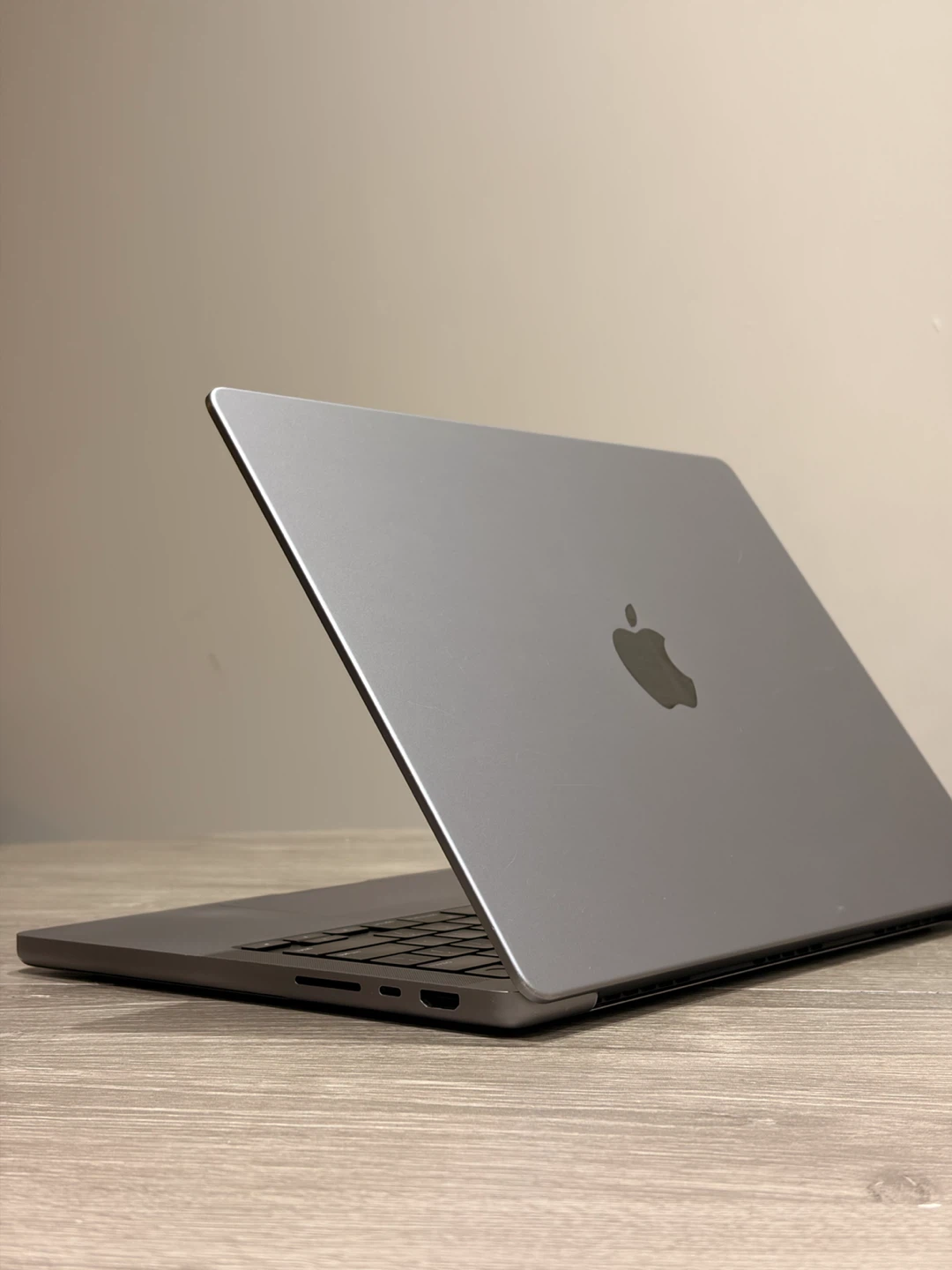 Apple MacBook Pro (14-inch, 2021, M1 Pro) - photo 4