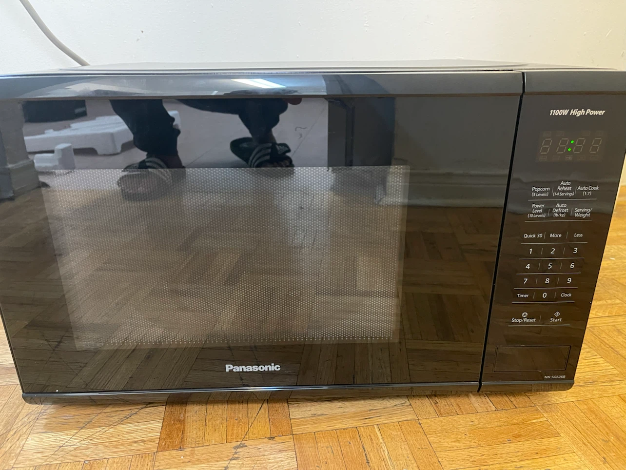 Panasonic 1100W Microwave Oven - photo 5