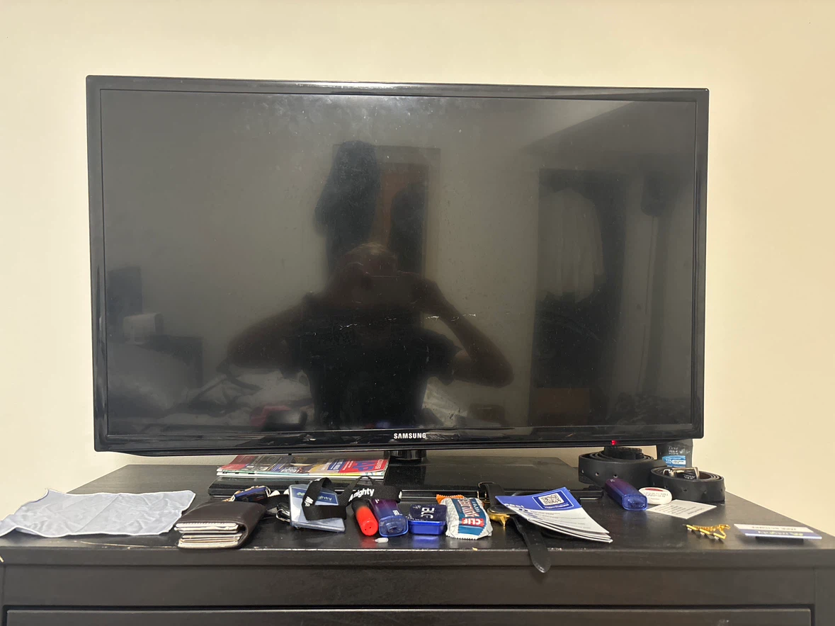 Samsung Black Flat Screen TV - photo 2