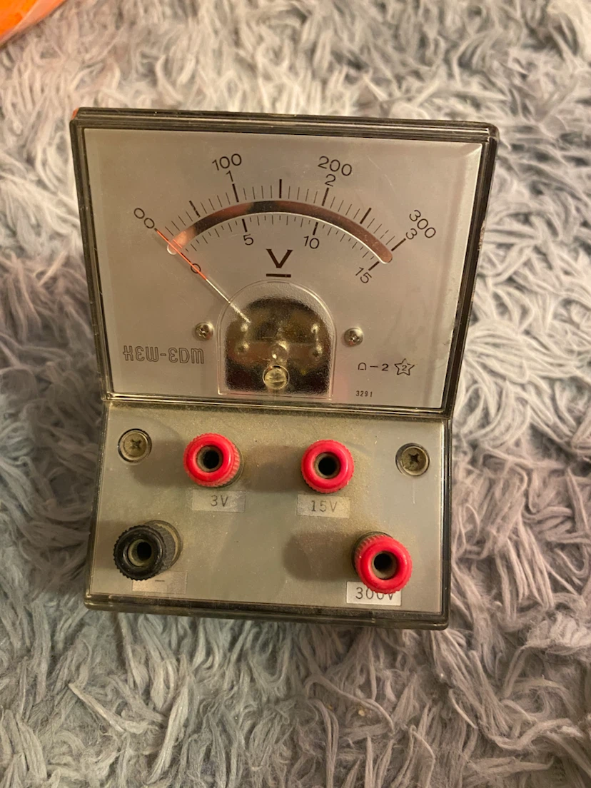 HEW-EDM 0-2 Voltmeter