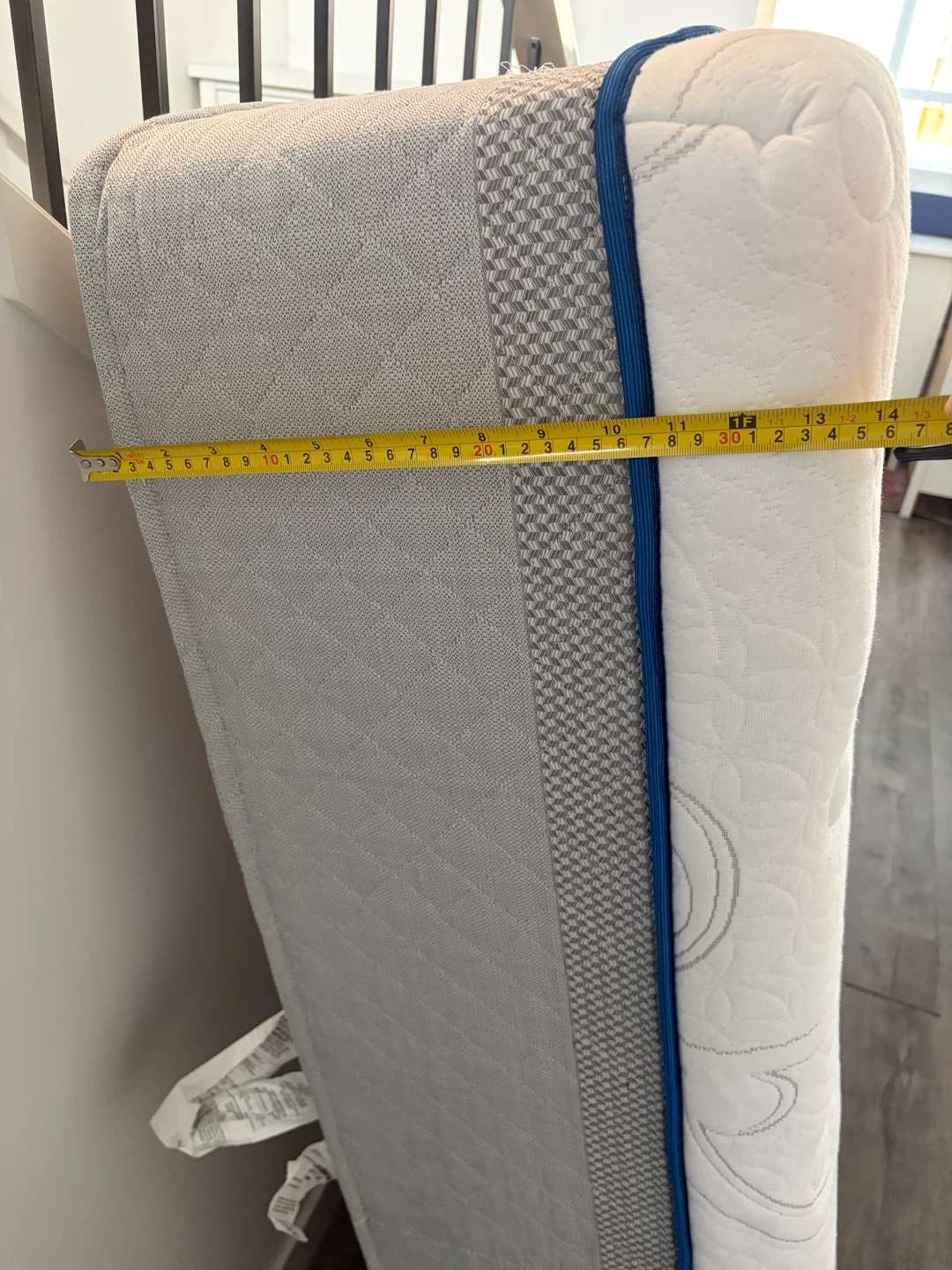 Queen mattress 14”  in good condition - photo 2