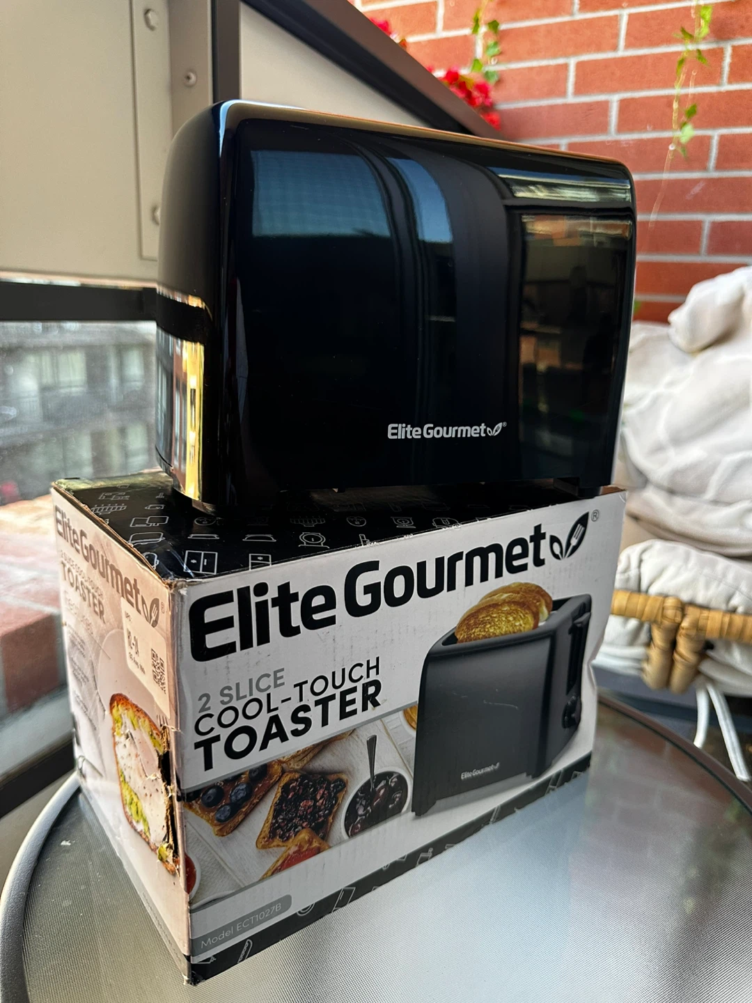 Elite Gourmet 2 Slice Cool-Touch Toaster - photo 2