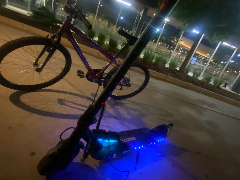 Electric Scooter with Lights - photo 3