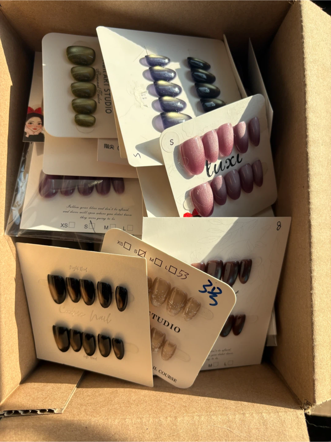 Size S Mystery Box - 5 Sets of Press-On Nails - photo 2