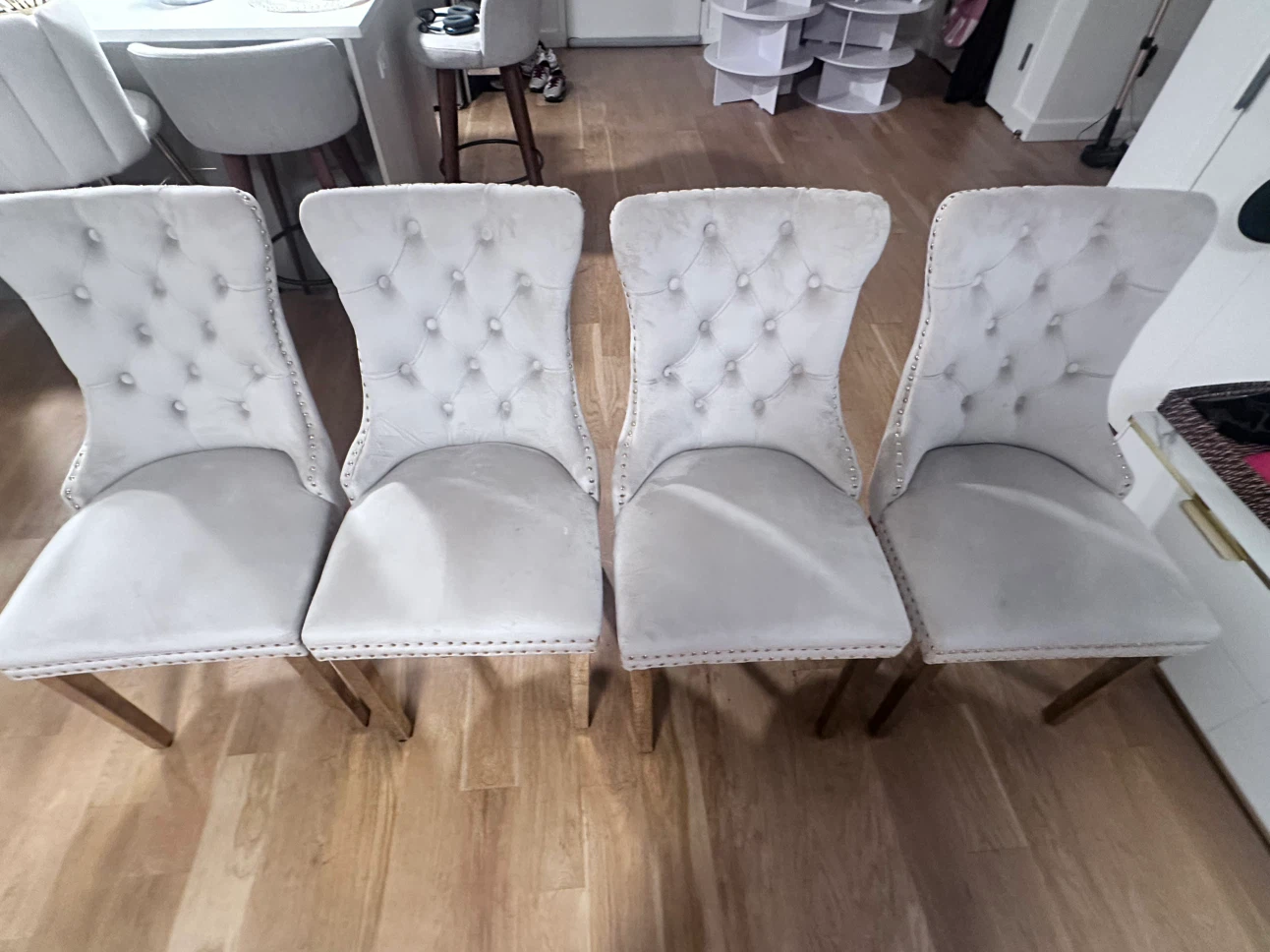 Set of 4 Light Gray Tufted Dining Chairs - photo 2