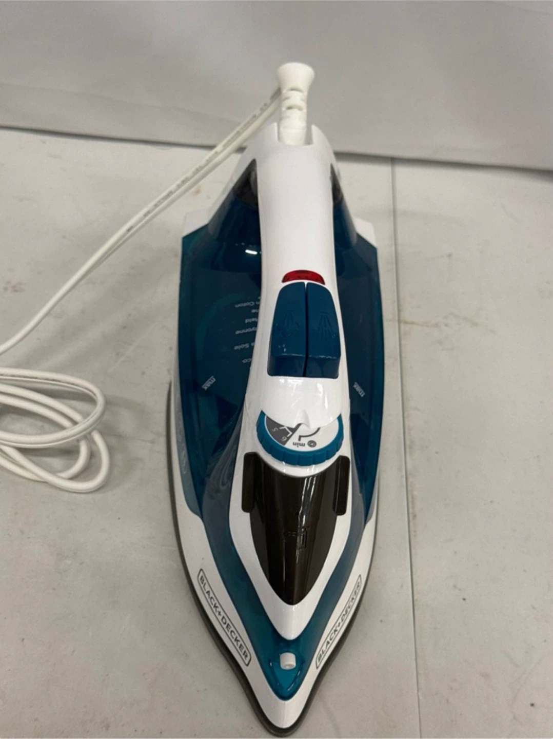 BLACK+DECKER Easy Steam Compact Iron - photo 2