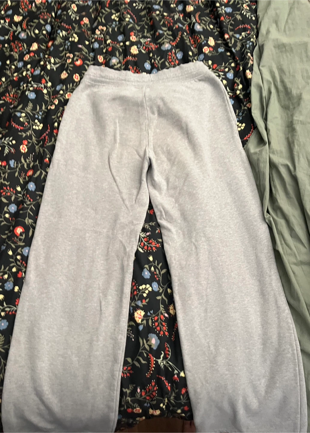 wide leg aritzia sweat fleece pants - photo 2