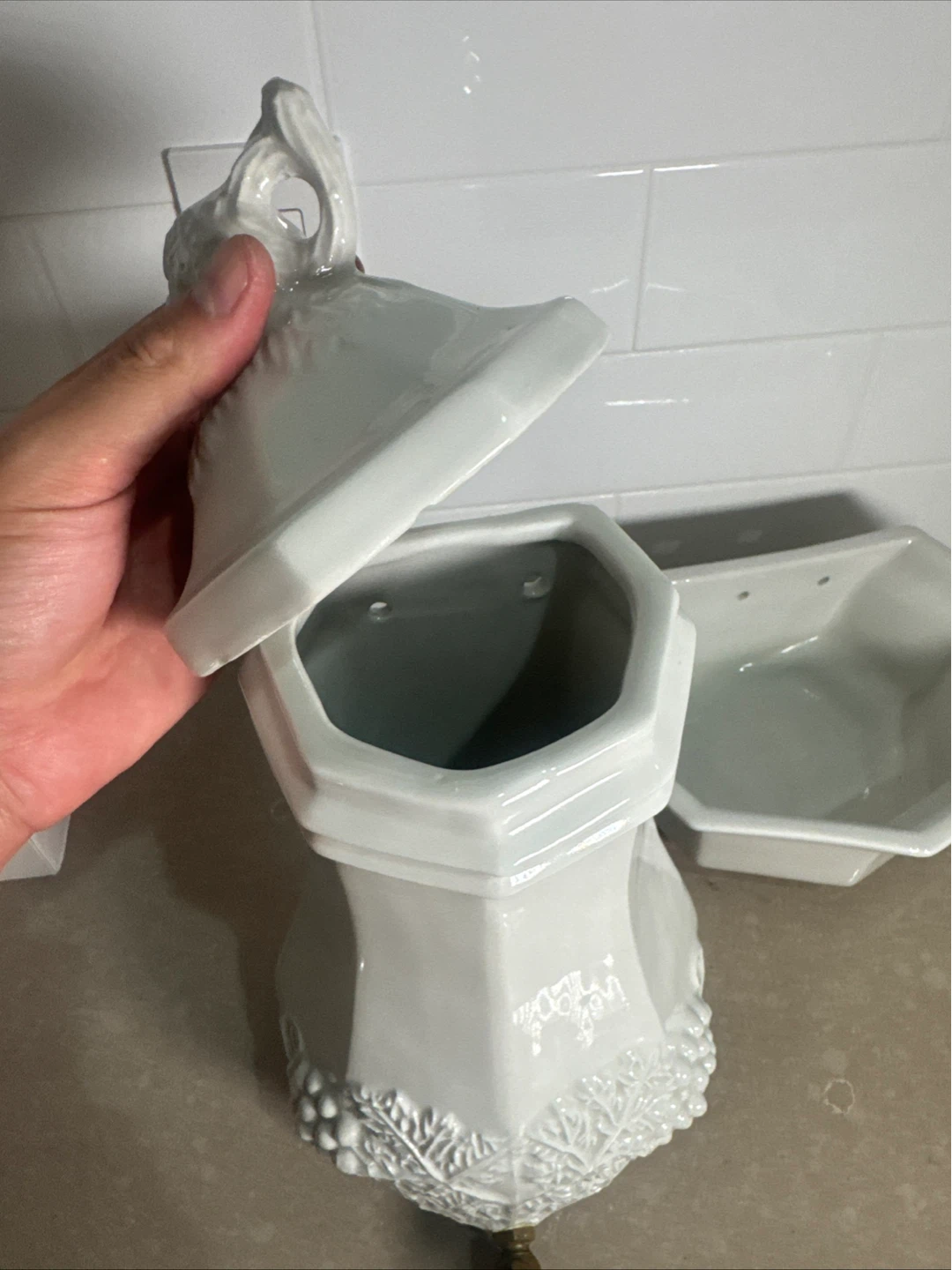 White Ceramic Grape Motif Water Dispenser with Basin - photo 4